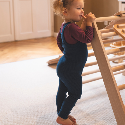 Kleines Set Pullover & Latzhose