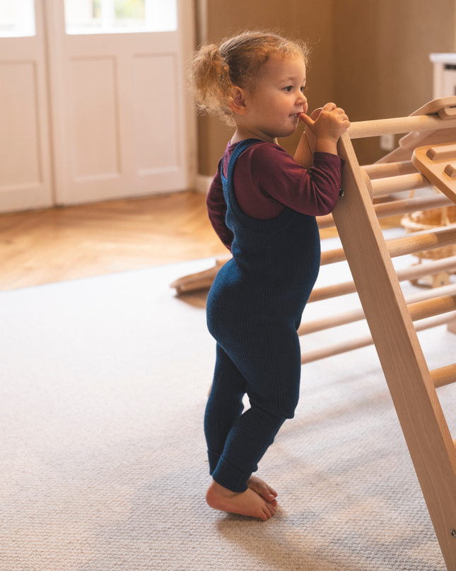 Kleines Set Pullover & Latzhose
