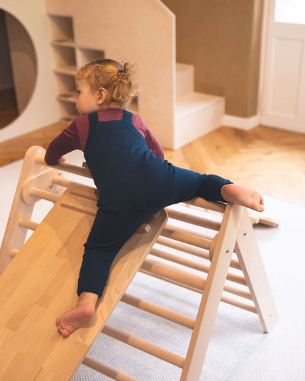 Kleines Set mit Bundhose, Leggins & Overall