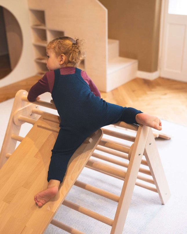 Kleines Set mit Bundhose, Leggins & Overall