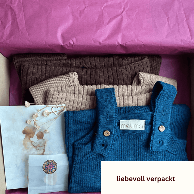 Kleines Set mit Bundhose, Leggins & Overall